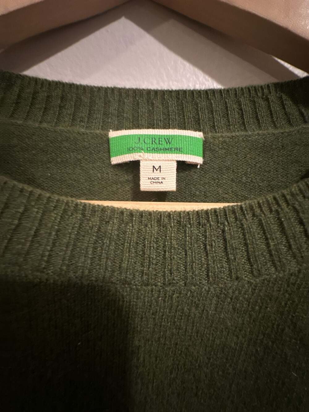 J. Crew Cashmere Sweater Size M Green Crewneck Pullover - Picture 2 of 6